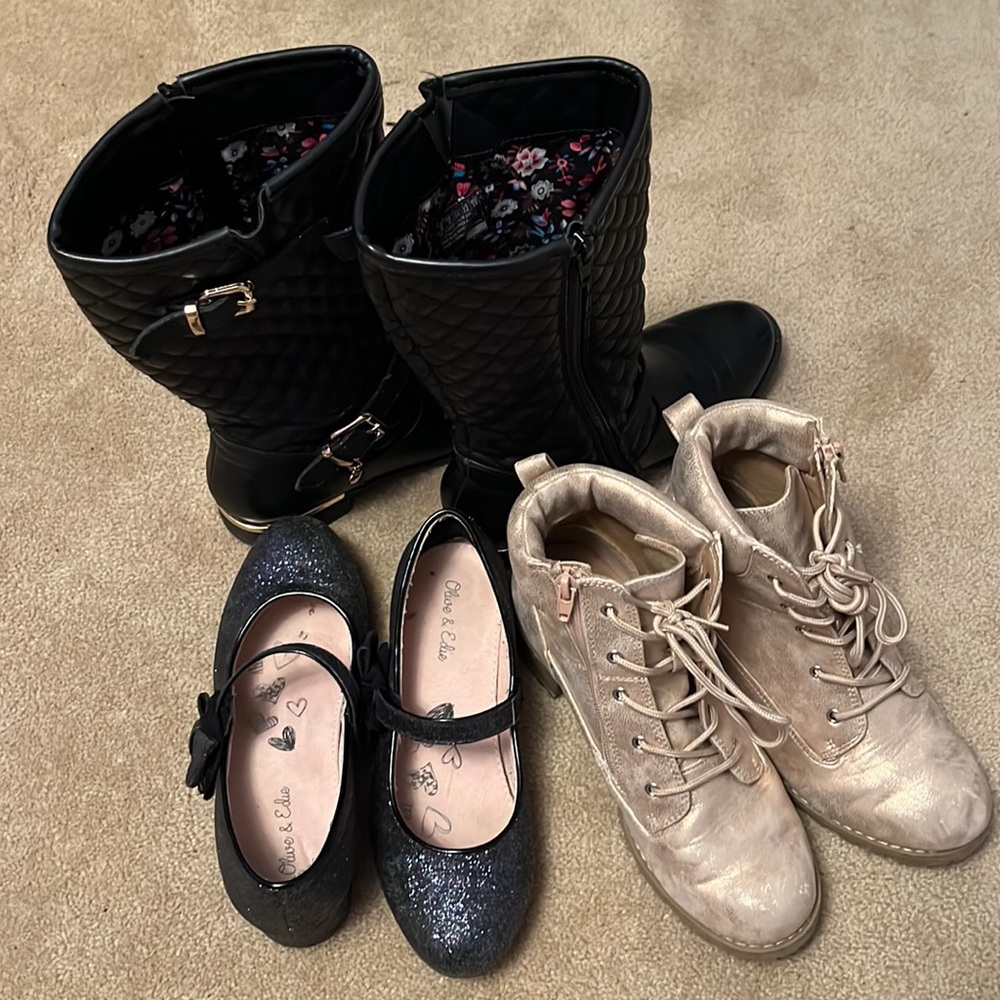 Size 3 Girls Shoe Bundle! 👠